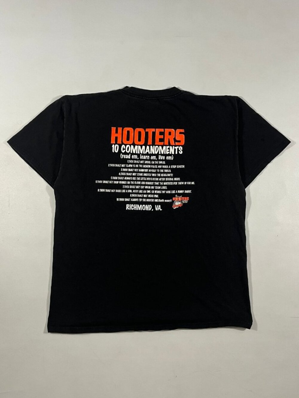 Vintage Y2K Hooters 10 Commandments Richmond VA Black Graphic Tee XL